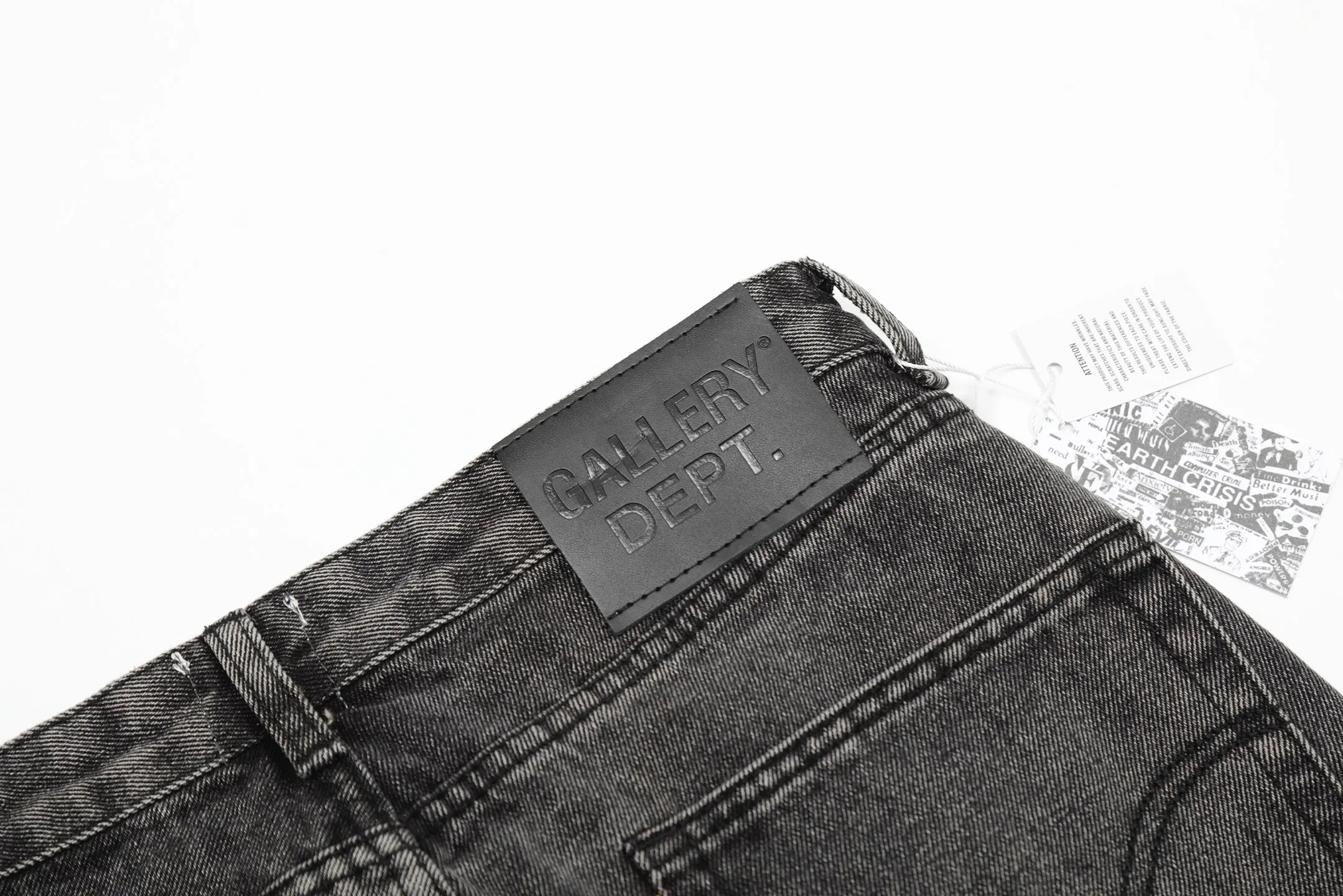 #8160 P260💰 Independent GALLERY DEPT. Vintage spliced black and gray snowflake pattern cross loose washed flared jeans - truly restore the ultimate texture of Vintage - original hardware accessories washed and other elevators, QR code analysis are all purchased from the original factory, high degree of restoration, you are welcome to compare with a certain product ~ - three-dimensional version Loose and comfortable, not picky about the figure, taller and slimmer, factory Seiko, original factory quality control, same style for men and women, can be matched with couples, versatile recommendation Essential jeans for all seasons - sizes: 28 30 32 34 36